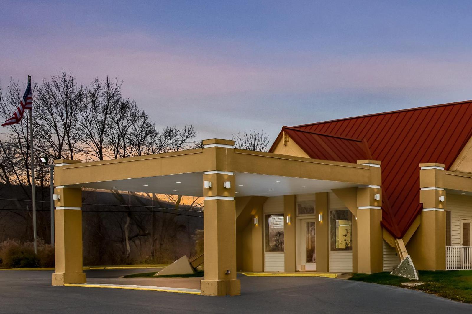 Econo Lodge Inn & Suites Binghamton