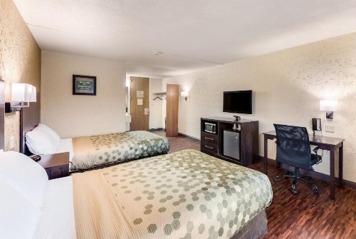 Econo Lodge Inn & Suites Binghamton image 10