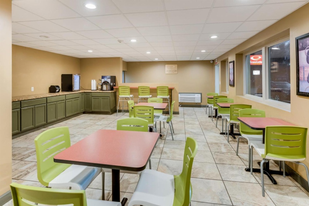 Econo Lodge Inn & Suites Binghamton Main image