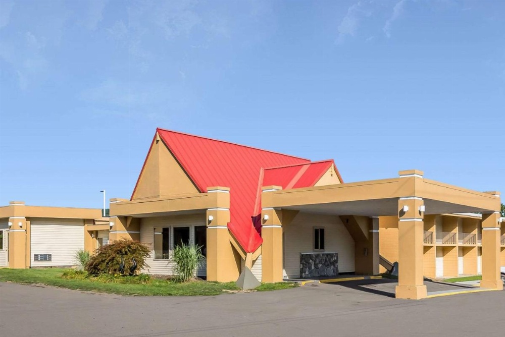Econo Lodge Inn & Suites Binghamton Image 32